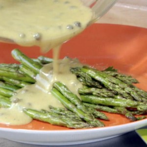 Grilled Asparagus with Green Peppercorn Vinaigrette<br>
