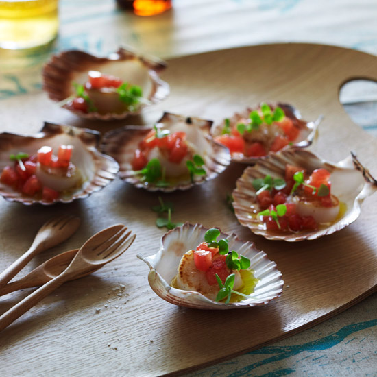 Scallops with Warm <br>Tomato-Basil Dressing