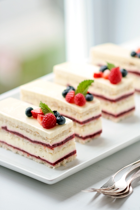 Raspberry Rose Vanilla Cream Cake