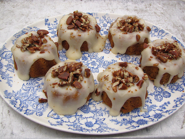 Pumpkin Spice Mini-Cakes with Cream Cheese Icing