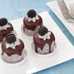 Mini Chocolate Oreo Cakes