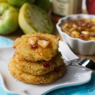 Fried Green Tomatoes with Peach Pepper Jelly Sauce