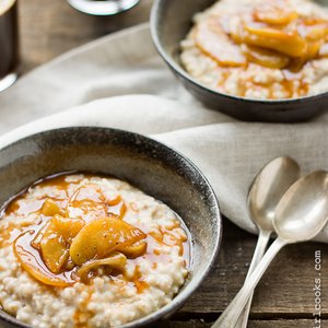 Caramelized Apple Oatmeal