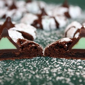 Chocolate Mint Kiss Crinkles