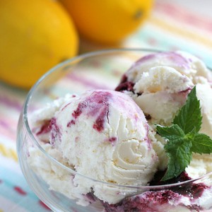 Blackberry Lemonade Ice Cream