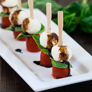 Mini Caprese Salad Bites