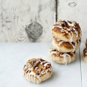 Cinnamon Roll Baked Doughnuts